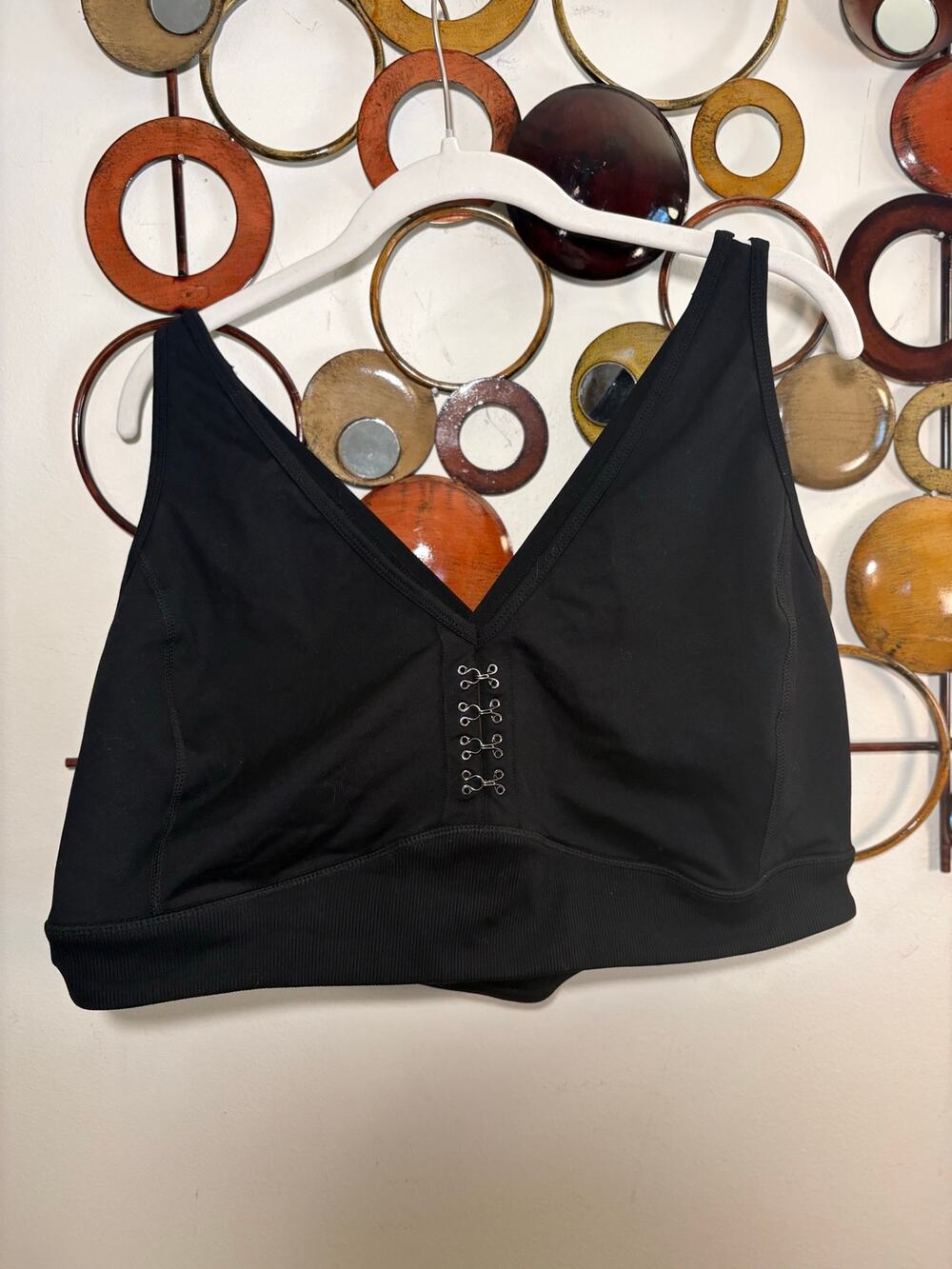 Torrid 3 (3x) Low Impact Wireless Metal Detail Active Sports Bra in Black